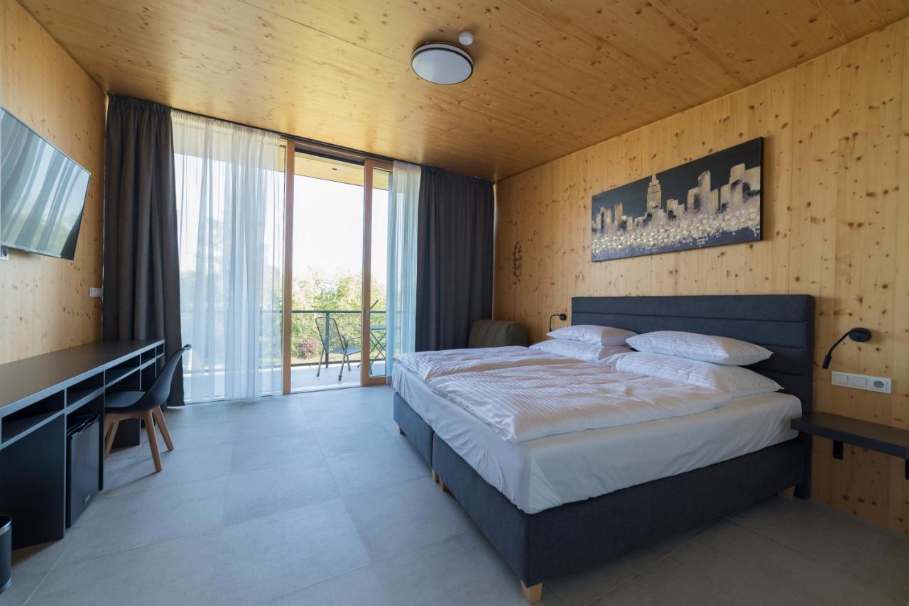 Depandance Hotelu Vitkova Hora KLV Exterior foto